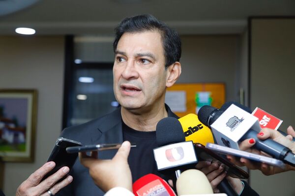 “Lo de Efraín es nada más que cumplir con un papel de hazmerreír” | 1000 Noticias