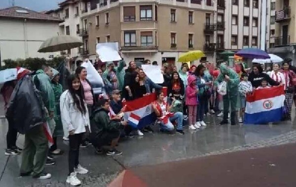 Paraguayos en el exterior elevan voz de hartazgo por situación del país – Prensa 5