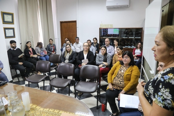 Diario HOY | Hacienda y Salud trabajan para aplicar la nueva ley de Contrataciones Públicas