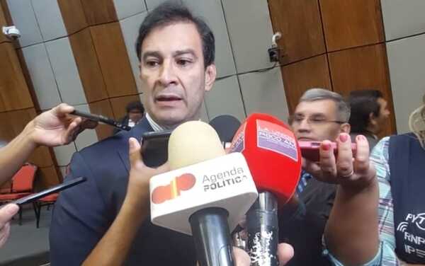 Beto Ovelar: «Efraín cumple el rol de hazme reír»