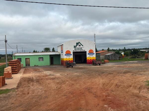 Asaltan un local comercial en Aquino Cué