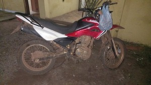Recuperan motocicleta robada y detienen al presunto autor