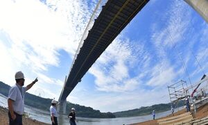Instalan moderno sistema para la inspección del tramo central del Puente de la Integración