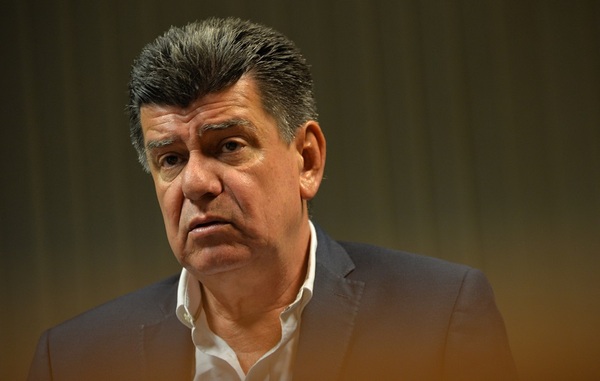 Diario HOY | Efraín cumple con su papel de hazmerreír por su desastrosa elección, opinan