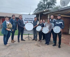 A días del desfile estudiantil, Municipalidad de Boquerón distribuye instrumentos para Banda Lisa
