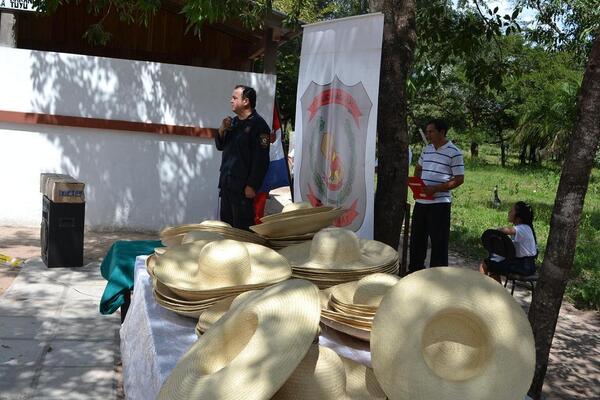REIVINDICAN LA INDUSTRIA DE SOMBREROS