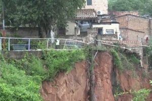Diario HOY | Mirador de Itá Pytã Punta volvió a desmoronarse: vecinos urgen una solución