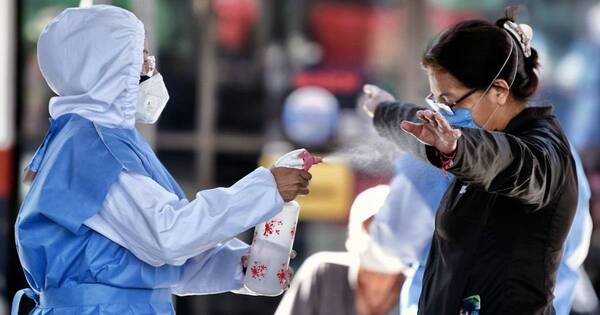 La Nación / “Que te bañaran en desinfectante”, técnicas que hoy causan risa tras el fin de la pandemia