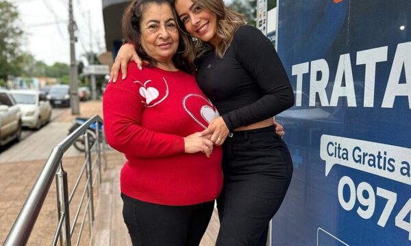 ¡Susto de Larissa Riquelme!: Su mamá se desmayó y al caer golpeó su cabeza por el baño