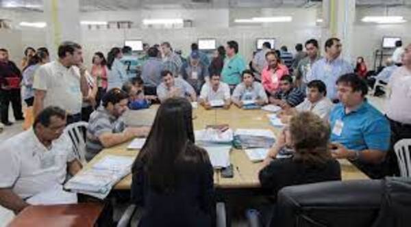 Insólito: Partido de "Payo" Cubas tacha las firmas estampadas en actas electorales - La Tribuna