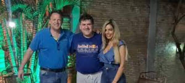 Salyn Buzarquis indicó que los efrainistas y llanistas deben dar paso al costado para la renovación