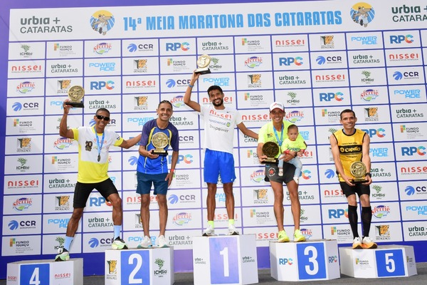 Diario HOY | Derlys Ayala gana la Media Maratón Cataratas