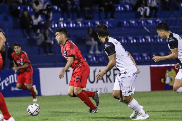 Tacuary vence al puntero Libertad en el tramo final de la Fecha 16 - Unicanal
