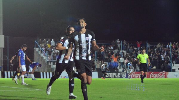 Intermedia: Triunfazo del líder Santaní