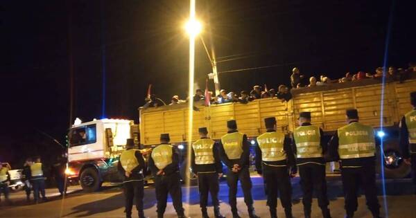La Nación / Incautan 400 bolitas de cristal en poder de manifestantes en Emboscada