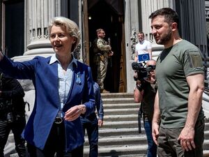 Líder europea Von der Leyen visita Kiev y dice que el futuro de Ucrania está en la UE - .::Agencia IP::.