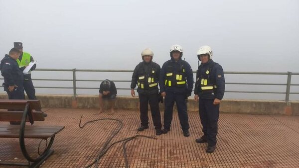 Joven se tira al río Paraná tras ser pillado hurtando cables
