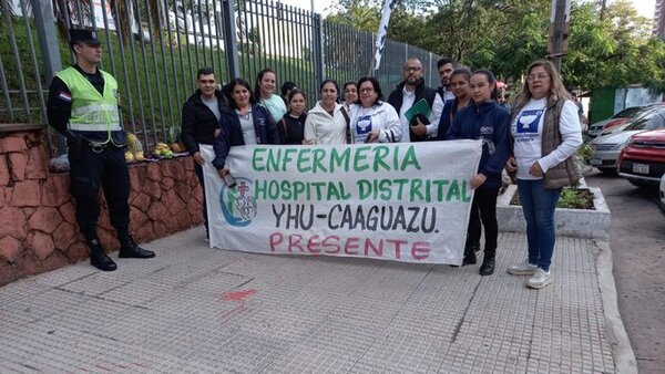 Enfermeros se movilizan exigiendo mejores condiciones laborales