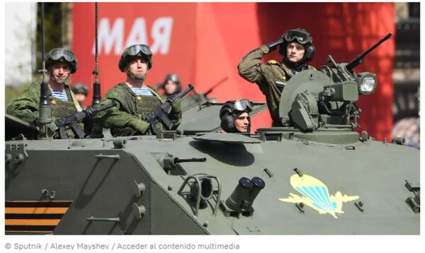 Moscú celebra un magnífico desfile militar por el Día de la Victoria | Videos