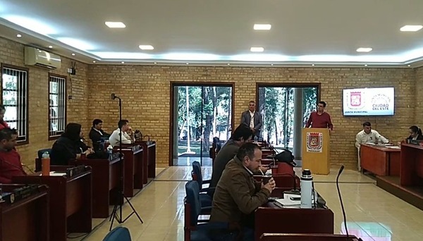 Landy se pone a disposición para trabajar por CDE, donde no ganó
