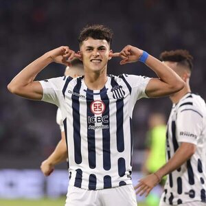 El partidazo y el ‘blooper’ de Ramón Sosa ante Racing - Fútbol Internacional - ABC Color