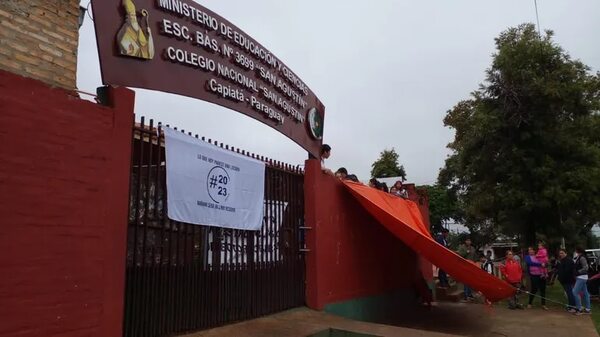 Estudiantes toman escuela y colegio de Capiatá - Nacionales - ABC Color