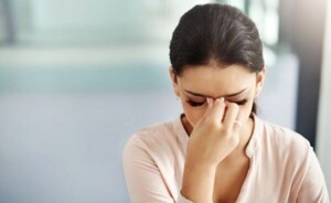 Migraña es más común en mujeres y personas con enfermedades mentales