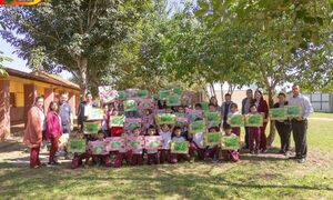 Realizan charla a estudiantes sobre reciclaje y quema de basuras