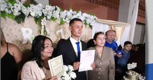 La Nación / ¡Ña Rufina quiere volver a reunir a una multitud en su boda religiosa!