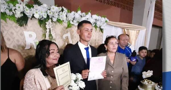 La Nación / ¡Ña Rufina quiere volver a reunir a una multitud en su boda religiosa!