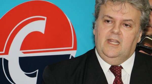 Sante Vallese, mentor de otro feroz episodio de entreguismo: el remate de VOX