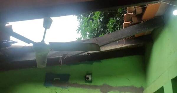 La Nación / Cuartel de bomberos de Ñemby se quedó sin techo y harán pizzeada para reconstruirlo