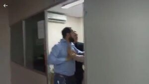 Video: Concejales llegan a los golpes tras aprobación de cuestionado balance - ABC en el Este - ABC Color