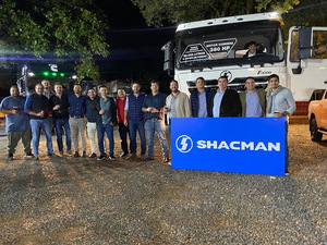 Presentaron los camiones extrapesados Shacman a directiva de CAPACO