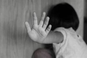 Imputan a un hombre por supuestamente abusar de su hijastra