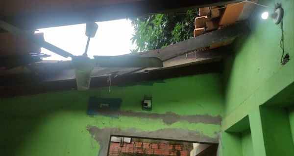 Bomberos de Ñemby venderán pizzas para reparar techo del cuartel - trece