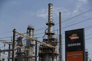 Repsol destaca que el agua de mar afectada por derrame en Perú tiene estándares de calidad - MarketData
