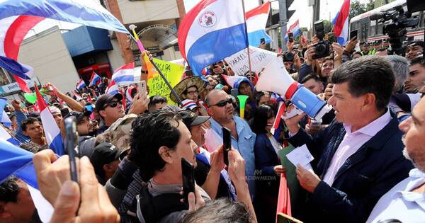 La Nación / A pesar de supuesto apoyo, Efraín Alegre busca desbancar a representante de Cruzada Nacional