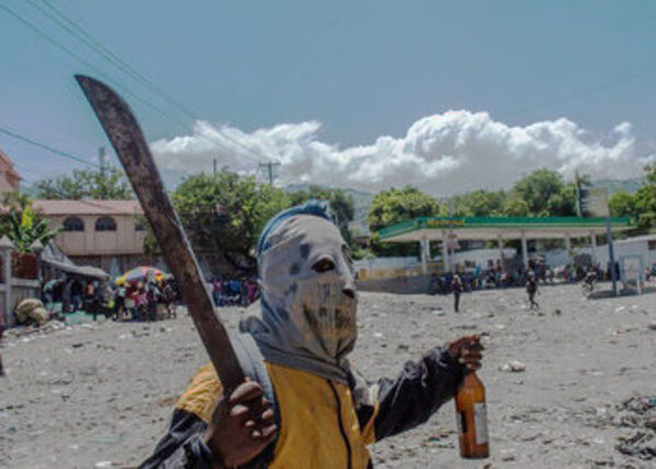 Movimiento de autodefensa 'Bwa Kale' enfrenta a pandillas en Haití