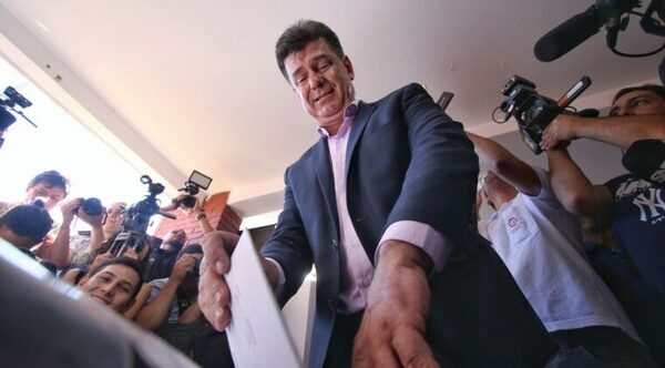 TREP paralelo de Efraín confirmó la victoria de Santiago Peña - Noticiero Paraguay