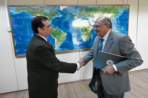 Embajador y vicepresidente repasan agenda bilateral entre Paraguay y Brasil