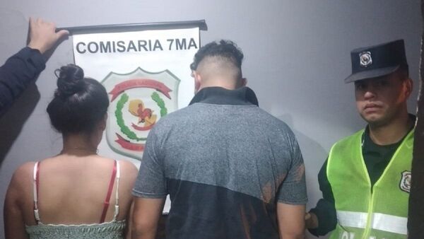 Conductor de Bolt agredió a su concubina y la dejó tirada en plena calle