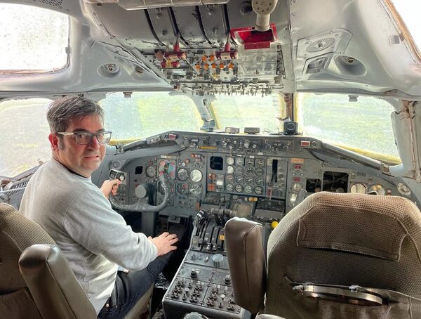 Rinden homenaje a Marcelo Pecci en presentación de histórico avión de LAP · Radio Monumental 1080 AM