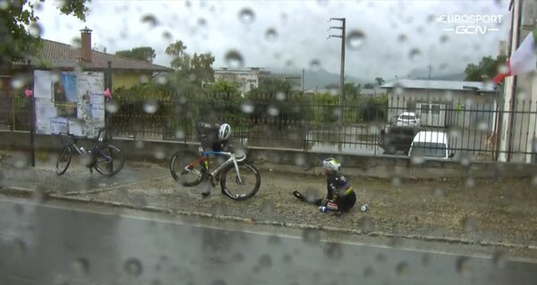 Un perro generó la caída de Remco Evenepoel en el Giro de Italia | OnLivePy