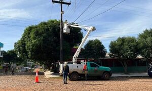 Reparan alumbrados en CDE, hay más de 1.000 apagados