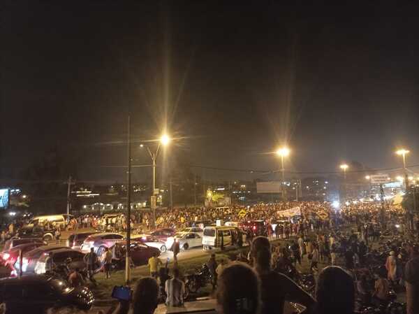 Seguidores del excandidato detenido Paraguayo Cubas marchan para pedir su libertad - Revista PLUS