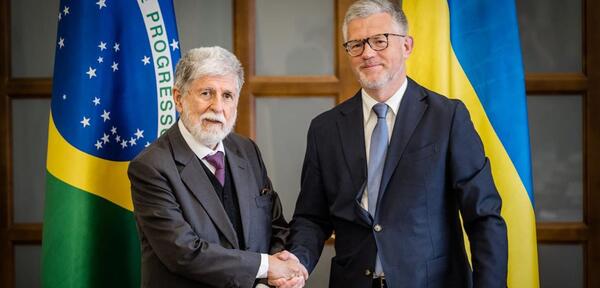Ucrania recibe a Amorim y confía en que Brasil "juegue un rol importante" en terminar con la guerra - .::Agencia IP::.