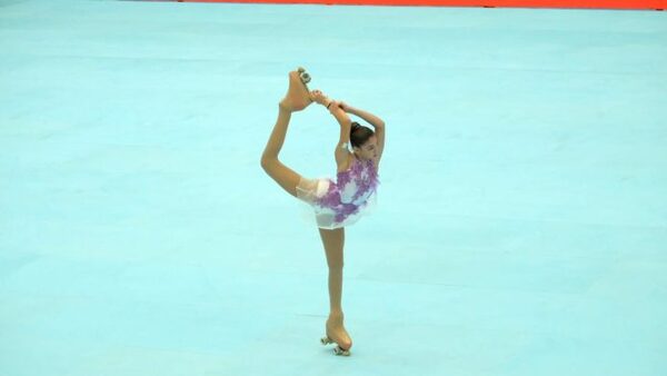Primeras medallas para patinadoras paraguayas en la SND Arena