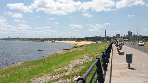 Detienen a ladrón que habría robado a turista en la Costanera | 1000 Noticias
