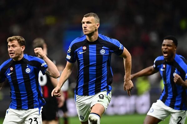 Dzeko: “Tengo 37 años, pero me sentía fresco” - Fútbol Internacional - ABC Color
